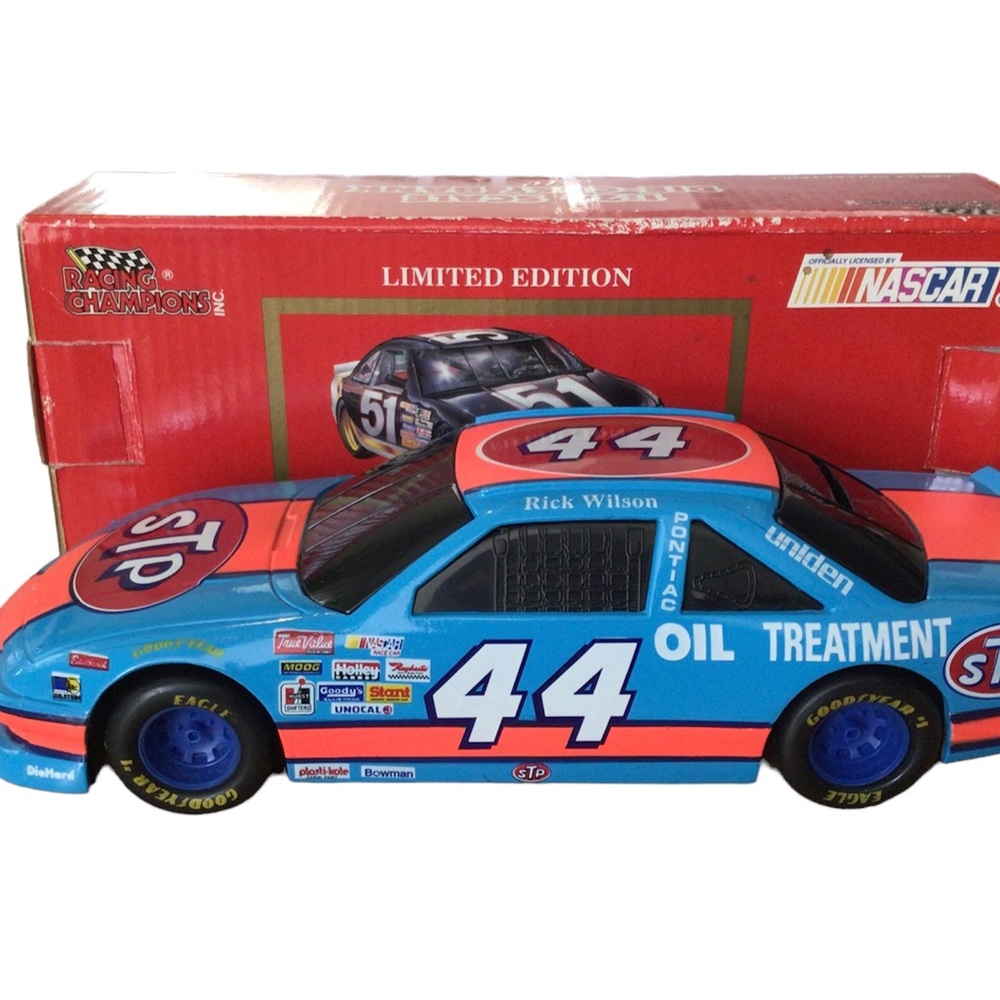 Nascar Racing Champions Coin Bank With Key Limited Edition.
